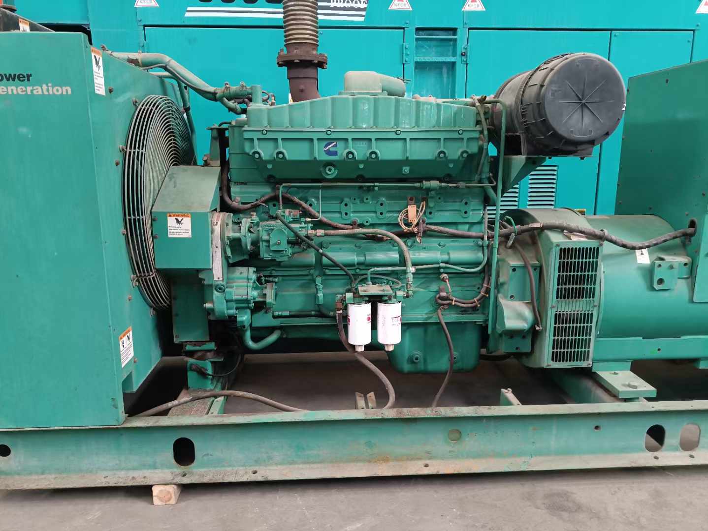 定安过载会对 600kW 柴油发电机组造成哪些损害？